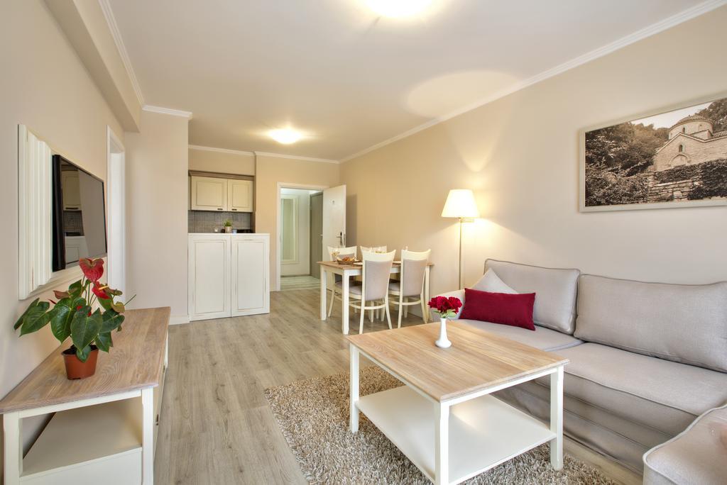 Private Apartments In White Rock Castle Balcic Cameră foto
